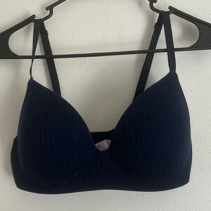 Victoria’s Secret Navy Blue Ribbed T- Shirt Lightly Lined Wireless Bra Size 36D